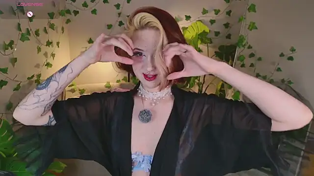 luna son online show from July 19, 9:51 pm