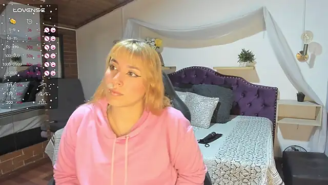 sophialyh 1 online show from September 30, 1:05 pm