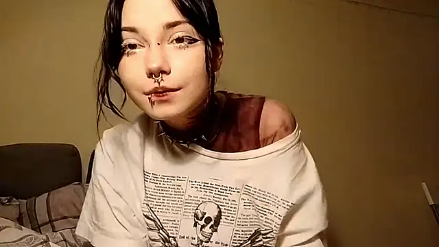 Snapshot of Beeping_Creature chatting on September 30, 10:04 pm Beeping Creature online show from September 30, 10:04 pm