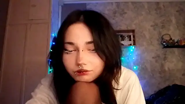 Snapshot of Beeping_Creature chatting on October 18, 4:41 pm Beeping Creature online show from October 18, 4:41 pm