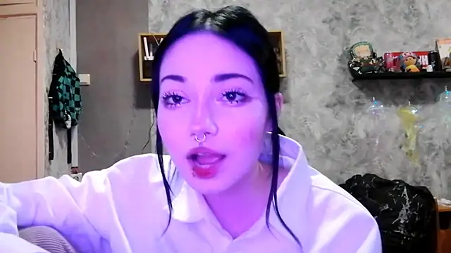 Snapshot of Beeping_Creature chatting on October 23, 2:38 pm Beeping Creature online show from October 23, 2:38 pm