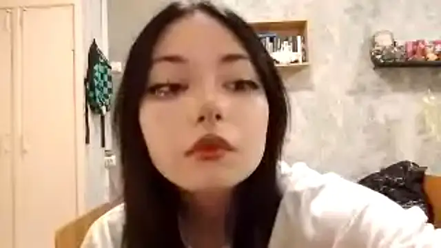 Snapshot of Beeping_Creature chatting on November 1, 4:09 pm Beeping Creature online show from November 1, 4:09 pm