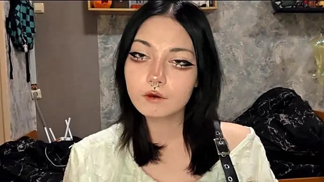 Snapshot of Beeping_Creature chatting on November 21, 5:00 pm Beeping Creature online show from November 21, 5:00 pm