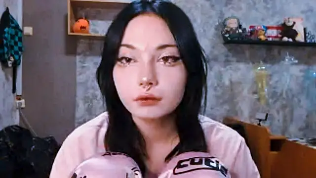 Snapshot of Beeping_Creature chatting on November 30, 3:27 pm Beeping Creature online show from November 30, 3:27 pm