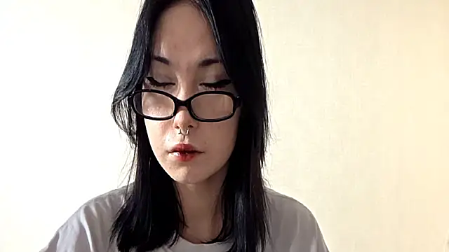 Snapshot of Beeping_Creature chatting on March 4, 10:10 am Beeping Creature online show from March 4, 10:10 am