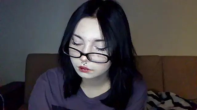 Snapshot of Beeping_Creature chatting on March 10, 4:12 pm Beeping Creature online show from March 10, 4:12 pm