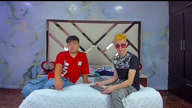 flirty boys  online show from September 27, 6:18 am