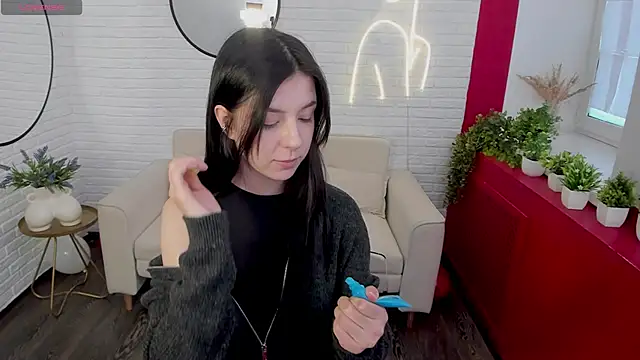 Snapshot of Azaliya_Haze chatting on February 21, 5:41 am Azaliya Haze online show from February 21, 5:41 am