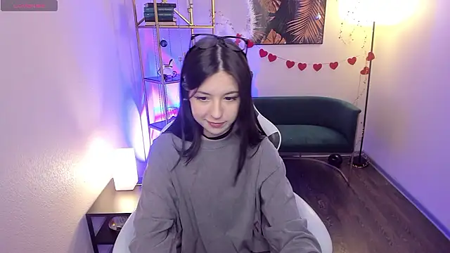 Snapshot of Azaliya_Haze chatting on March 12, 5:46 am Azaliya Haze online show from March 12, 5:46 am