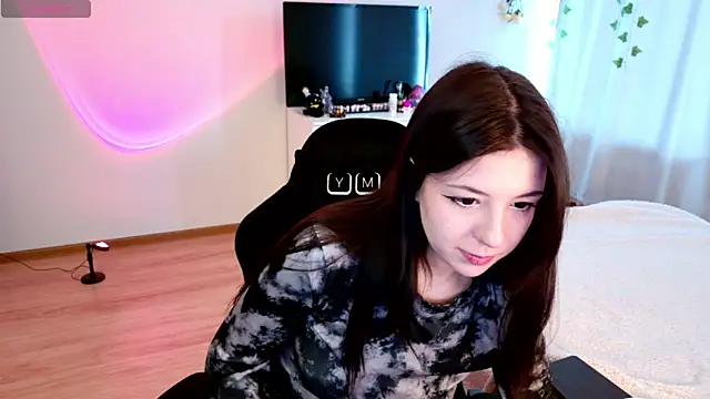 Snapshot of Azaliya_Haze chatting on March 25, 7:36 am Azaliya Haze online show from March 25, 7:36 am