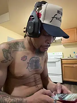 thefreakscomeoutatnight online show from February 14, 8:22 am