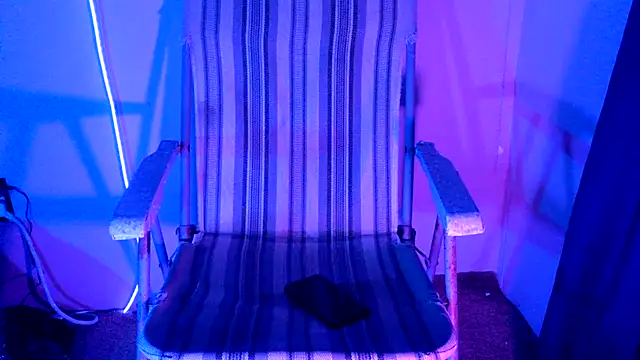 highinhtxx online show from November 16, 9:48 am