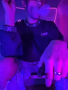 highinhtxx online show from November 20, 1:00 pm