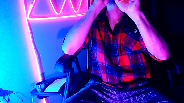 highinhtxx online show from November 26, 6:36 am