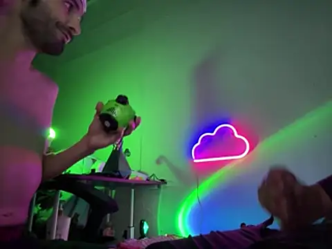 highinhtxx online show from July 13, 11:18 pm