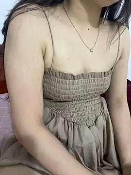 lee ly online show from October 16, 6:25 am