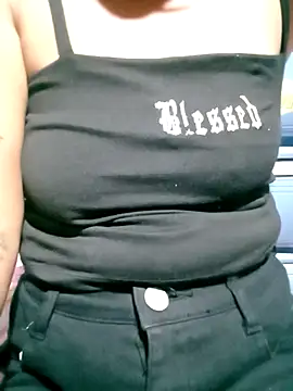 Hotmommax online show from January 5, 6:44 pm