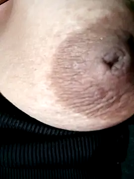 Hotmommax online show from February 2, 8:40 pm