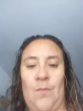 Snapshot of Annie_deluxe_19 chatting on April 7, 4:07 pm Annie deluxe 19 online show from April 7, 4:07 pm