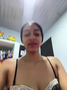 miluwatson online show from February 6, 4:17 am