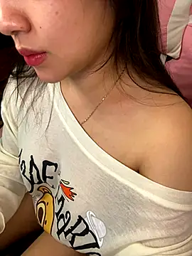 Snapshot of Gina999 chatting on November 18, 4:22 pm Gina999 online show from November 18, 4:22 pm