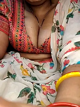 Snapshot of Hot__bhabhi_99 chatting on April 27, 3:48 am Hot bhabhi 99 online show from April 27, 3:48 am