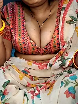 Snapshot of Hot__bhabhi_99 chatting on April 29, 4:05 am Hot bhabhi 99 online show from April 29, 4:05 am