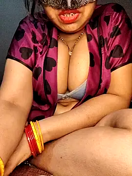 Snapshot of Hot__bhabhi_99 chatting on May 14, 3:46 am Hot bhabhi 99 online show from May 14, 3:46 am