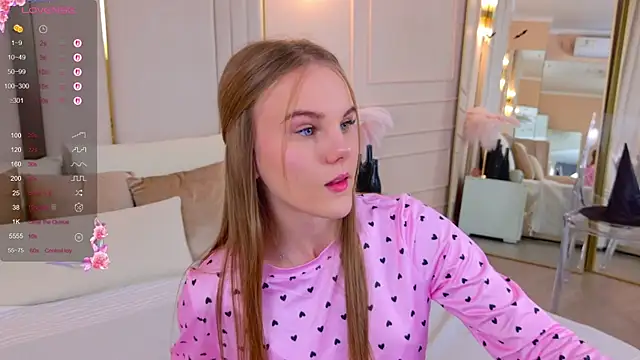 Lili Lohan online show from November 4, 5:23 pm