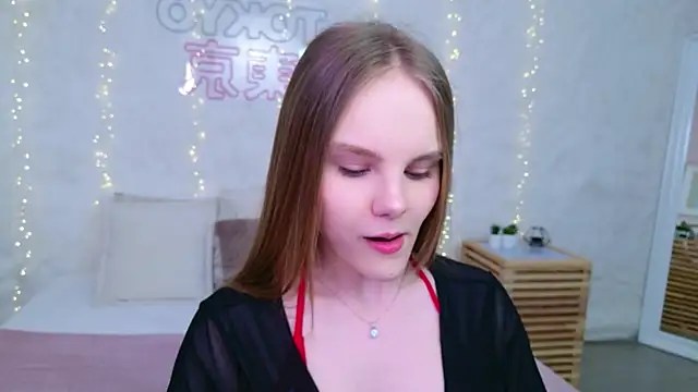 Snapshot of Lili_Lohan chatting on April 14, 5:02 am Lili Lohan online show from April 14, 5:02 am
