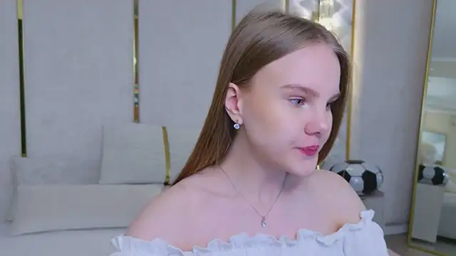 Lili Lohan online show from July 8, 5:01 am