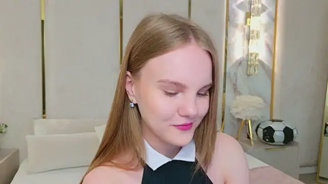 Lili Lohan online show from July 9, 5:11 am
