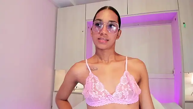 Snapshot of AnahiCollins chatting on July 30, 12:04 pm AnahiCollins online show from July 30, 12:04 pm