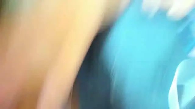 Snapshot of Mila_Leon chatting on March 8, 3:32 am Mila Leon online show from March 8, 3:32 am