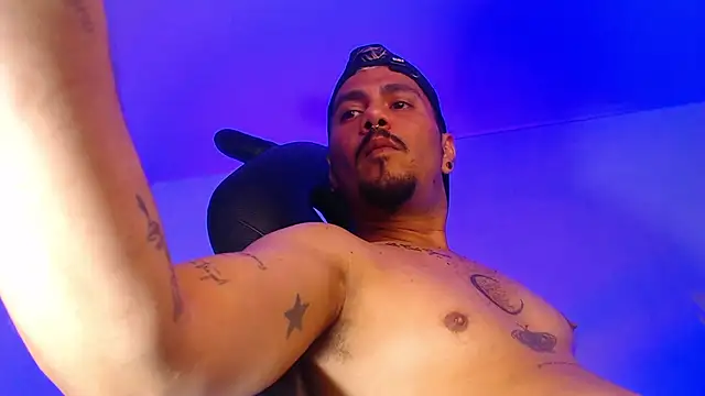 Snapshot of GSUS_PATRICK chatting on October 21, 1:17 am GSUS PATRICK online show from October 21, 1:17 am