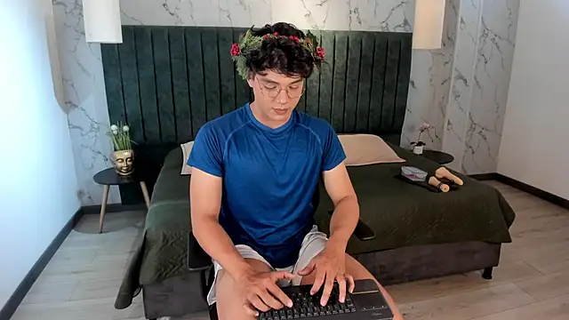 Snapshot of DyllanCooper chatting on December 2, 11:59 am DyllanCooper online show from December 2, 11:59 am