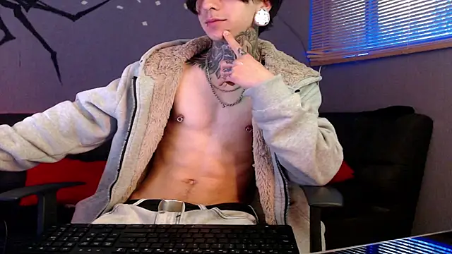 Snapshot of Kuregari_xs chatting on October 1, 3:45 am Kuregari xs online show from October 1, 3:45 am