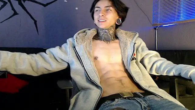 Snapshot of Kuregari_xs chatting on October 15, 4:34 am Kuregari xs online show from October 15, 4:34 am