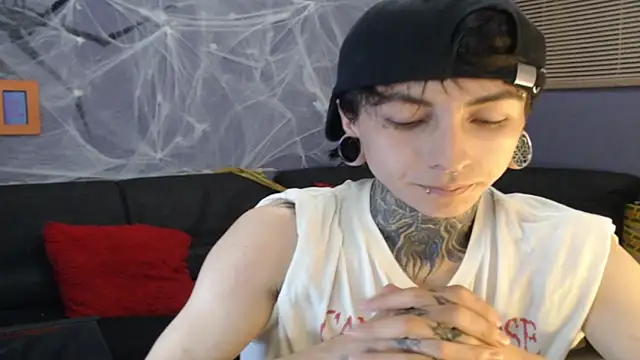 Snapshot of Kuregari_xs chatting on October 28, 6:28 am Kuregari xs online show from October 28, 6:28 am