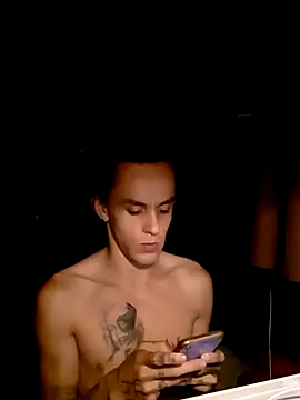 Snapshot of monroedelrey chatting on February 15, 7:05 am monroedelrey online show from February 15, 7:05 am