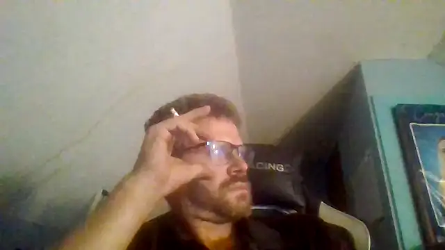 Snapshot of bigdickdaddy6911 chatting on October 26, 5:57 am bigdickdaddy6911 online show from October 26, 5:57 am