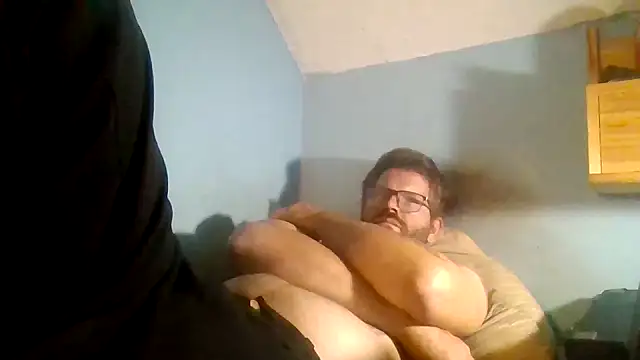 Snapshot of bigdickdaddy6911 chatting on November 9, 12:20 am bigdickdaddy6911 online show from November 9, 12:20 am