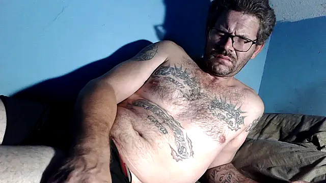 Snapshot of bigdickdaddy6911 chatting on November 27, 6:26 am bigdickdaddy6911 online show from November 27, 6:26 am