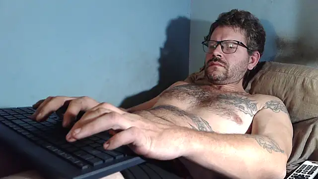 Snapshot of bigdickdaddy6911 chatting on November 30, 2:04 am bigdickdaddy6911 online show from November 30, 2:04 am