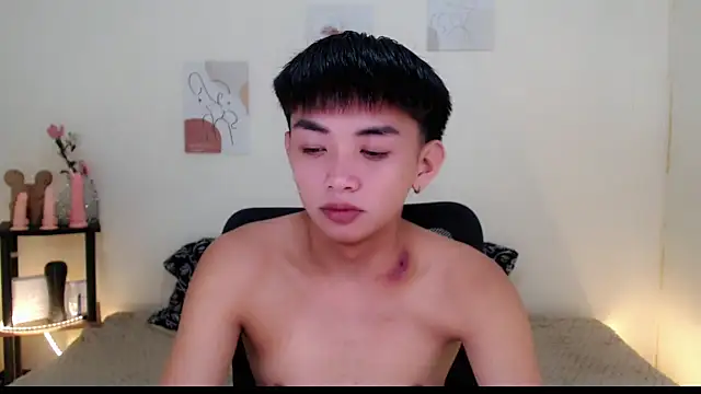 Snapshot of Wild_Prince69 chatting on November 19, 7:30 am Wild Prince69 online show from November 19, 7:30 am