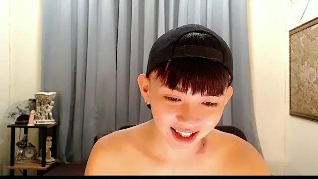 Snapshot of Wild_Prince69 chatting on December 5, 12:19 am Wild Prince69 online show from December 5, 12:19 am