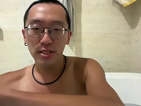 Snapshot of mrcaiziv chatting on October 22, 4:29 pm mrcaiziv online show from October 22, 4:29 pm