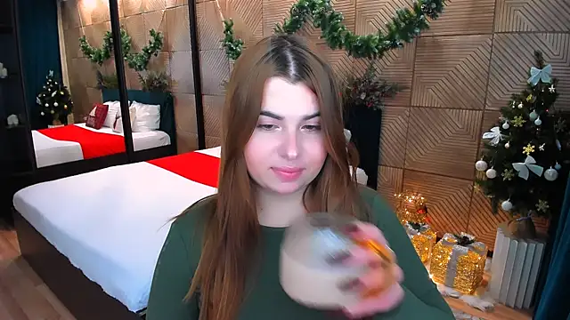 Snapshot of EnlightenmentOfLove chatting on December 15, 6:12 pm EnlightenmentOfLove online show from December 15, 6:12 pm