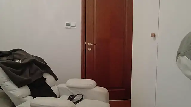 hangzi-0011 online show from October 13, 10:15 am