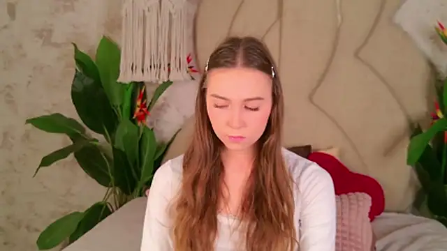 Snapshot of OliviaLay chatting on November 14, 11:20 am OliviaLay online show from November 14, 11:20 am